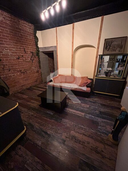 Nerva Traian apartament in vila 3 camere, curte 40mp